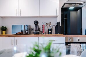 Fridge, microwave, oven, stovetop