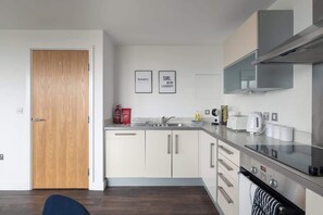 雪櫃、焗爐、爐具、洗碗機