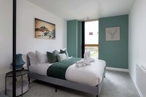 2 bedrooms, iron/ironing board, travel cot, WiFi