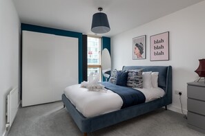 2 bedrooms, iron/ironing board, Internet, bed sheets - Perfect MK Base: Quiet, Secure & Central! 20%off (Milton Keynes)