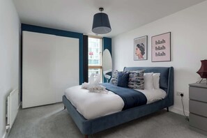 2 makuuhuonetta, silitysrauta/-lauta, vauvan matkasänky, Wi-Fi