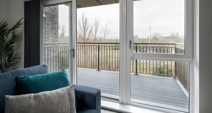 Lovely Home Near Canal, Park, & Central MK