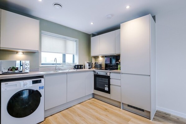 Fridge, microwave, oven, stovetop