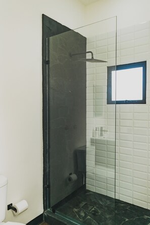 Hårtørrer, håndklæder, Sæbe, Shampoo