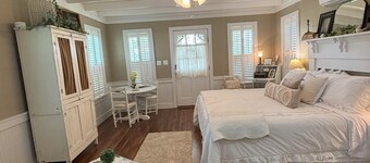 Tara Farms Cottage. Peaceful Retreat on 50 Acres. Soaking Tub + Trails