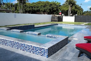 Pool - Miami Freedom Park Oasis by HS with Swimming Pool, AC, WiFi, Pool Table (Miami)