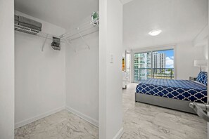 1 habitación, escritorio y wifi 