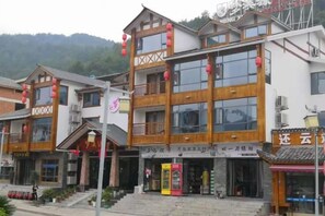 Unclassified image, 2 of 31, button - Mengxiyuan Resort Hotel (Zhangjiajie)