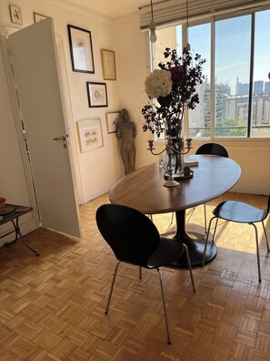 Dining - Spacious apartment bathed in light (Paris)