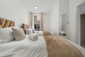 Iron/ironing board, free WiFi, bed sheets