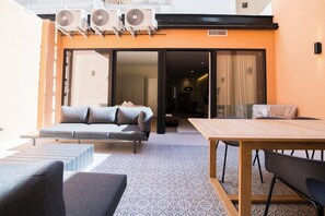 Outdoor dining - Modern apartment with terrace in the center (Valencia)