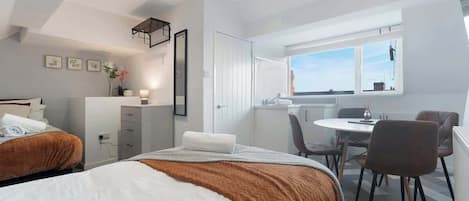 4 bedrooms, Internet, bed sheets