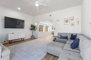 Living area - Private compound, offering three separate living spaces! multi families,groups (Desert Hot Springs)