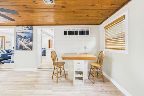 Charming 3-bedroom house with AC, WiFi in fantastic Melbourne