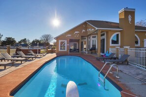 Pool - BRAND NEW Hot Tub + Game Room & Pool/Spring Fun! (Navarre)