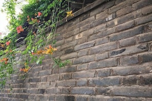 تفاصيل الفندق من الخارج