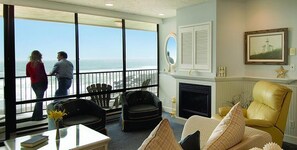 Living area - Inn at Spanish Head (Lincoln City)