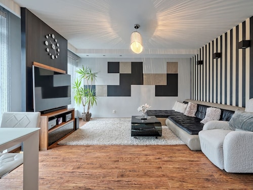 Gdańsk Apt - Cozy Stay Near Park