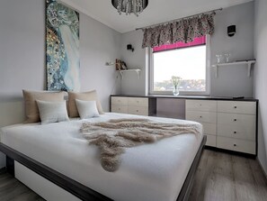 2 Schlafzimmer, Schreibtisch, Bügeleisen/Bügelbrett, kostenloses WLAN