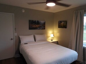 4 bedrooms, iron/ironing board, free WiFi, bed sheets