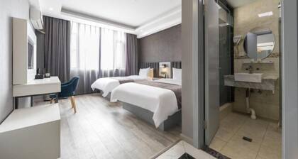 Jiting E-sports Hotel (Wujiaochang Shanghai Sports University Branch)