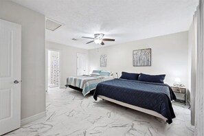 2 bedrooms, iron/ironing board, travel cot, WiFi - Comfortable 2-Bedroom Rental in Bridge City (Bridge City)