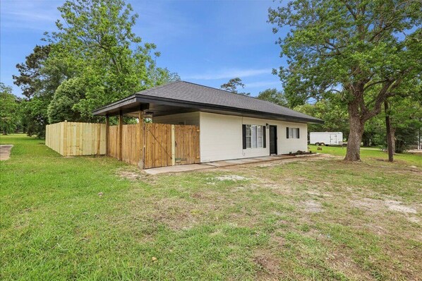 Exterior - Comfortable 2-Bedroom Rental in Bridge City (Bridge City)