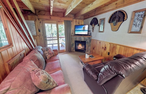 Rough Cut Lodge - Birch Cabin