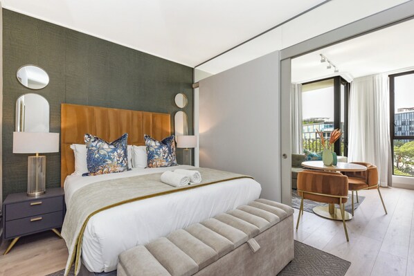 1 chambre, coffres-forts dans les chambres, fer et planche à repasser