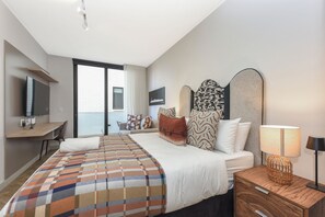 Zimmersafe, Bügeleisen/Bügelbrett, Internetzugang, Bettwäsche