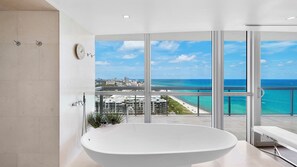 Luxury Suite, 3 Bedrooms, Kitchen, Ocean View | Bathroom