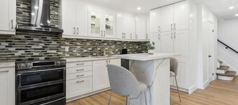 Urban Nest Home 4bed 4bath | Parking | Baby Crib
