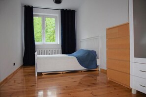 1 bedroom, desk, iron/ironing board, WiFi