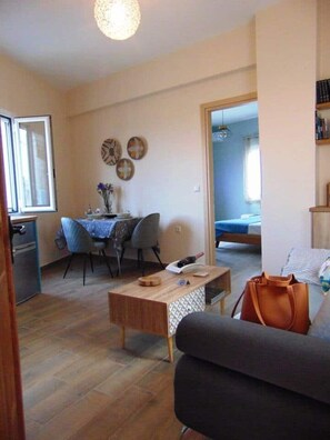 Smart TV, books, stereo - PelekasSeaView,Kaizer throne,Lalis House is a cozy residence with panoramic view (Corfu)