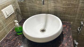 Economy Double Room, Balcony, City View | Bathroom