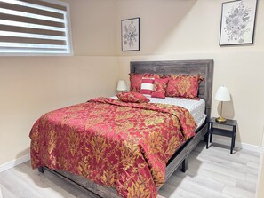 2 bedrooms, desk, iron/ironing board, free WiFi