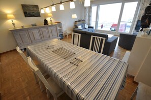 Dining - Apartment in Duinbergen Near Sandy Beach (Knokke-Heist)