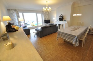 Apartment | Living room - Apartment in Duinbergen Near Sandy Beach (Knokke-Heist)