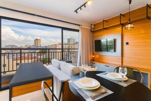 Rideaux occultants, fer et planche à repasser, Wi-Fi gratuit