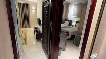 2 dormitorios, caja fuerte, tabla de planchar con plancha y wifi