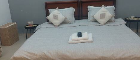 2 多间卧室、WiFi、床单