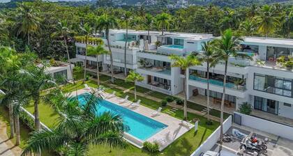 Brisa Bonita: 3 bedroom unit ground floor with private rooftop poo.