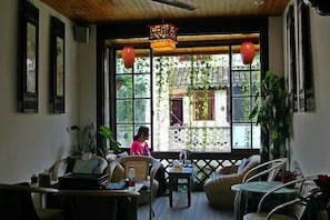 Unclassified image, 3 of 74, button - Shanghai Jiaoli Xiaoyan Inn (Zhujiajiao Scenic Area Ancient Town) (Shanghai)