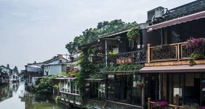 Shanghai Jiaoli Xiaoyan Inn (Zhujiajiao Scenic Area Ancient Town)