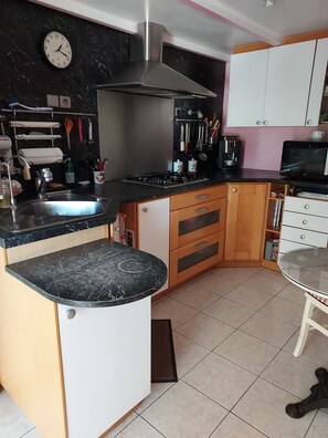 Mikrowelle, Ofen, Herdplatte, Geschirrspüler