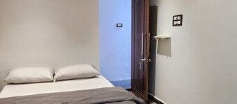 Stylish Comfy Room near Airport