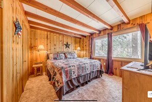 2 soverom, strykejern/-brett, wi-fi og sengetøy