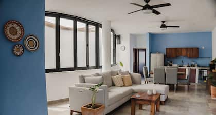 Modern 2BR Retreat – Steps to Surf + Food, AC – Punta de Mita