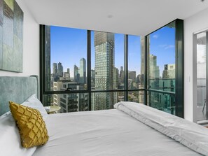 Iron/ironing board, free WiFi, bed sheets