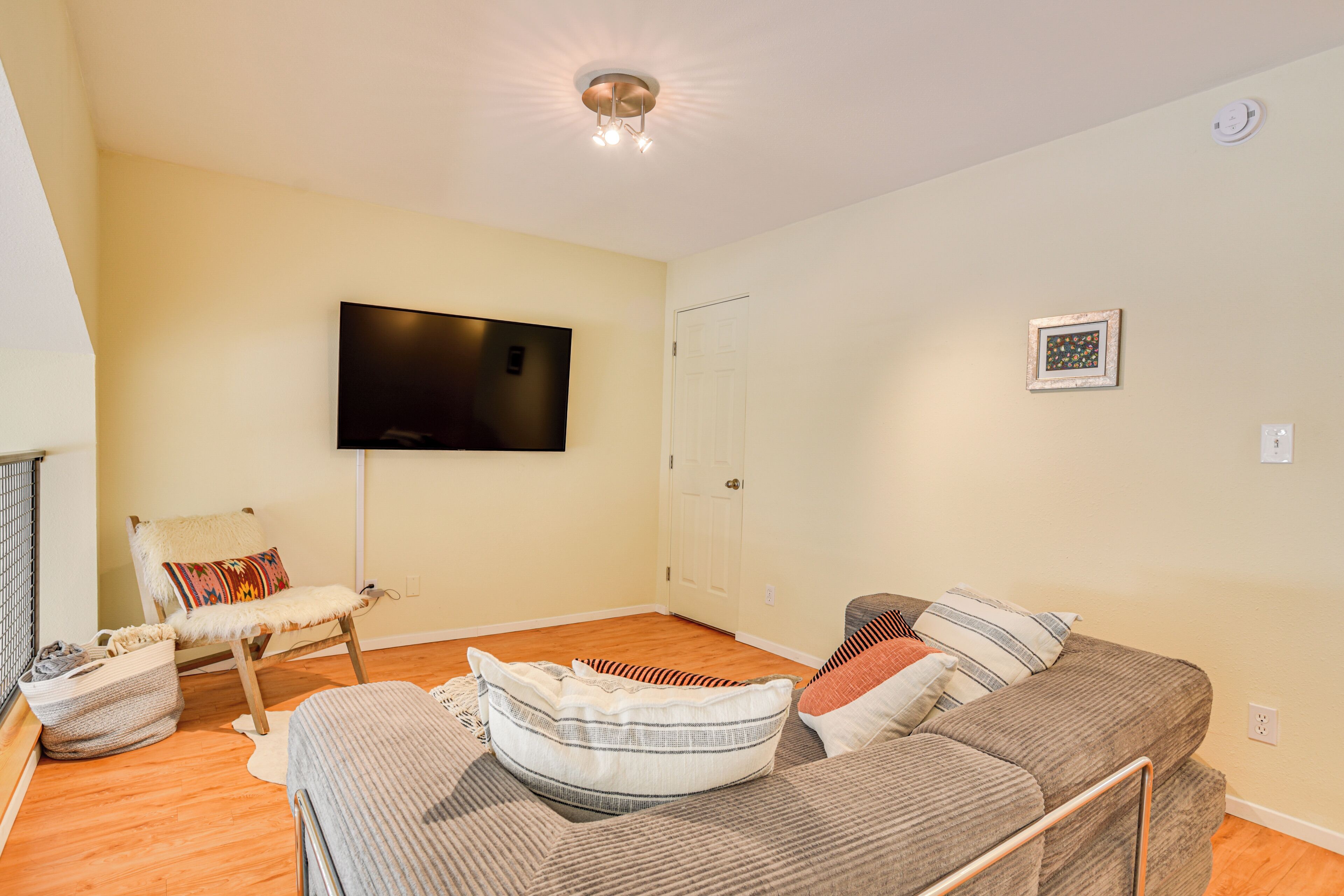Modern Santa Fe Desert Loft W/ Fireplace! - Santa Fe